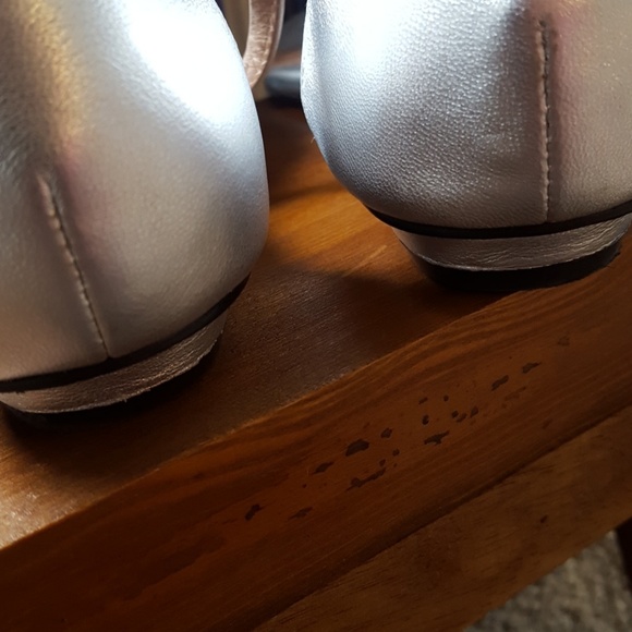 Silver Leather T-Strap Sandals - Picture 4 of 9